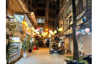 bán nhà phân lô Nguyễn Thị Định 665m2 7 tầng thang máy giá 22,5 tỷ