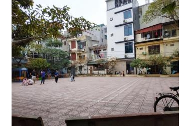 bán nhà ngã tư sở nguyễn trãi thanh xuân ngõ to 30 m2 giá 2,4 tỷ