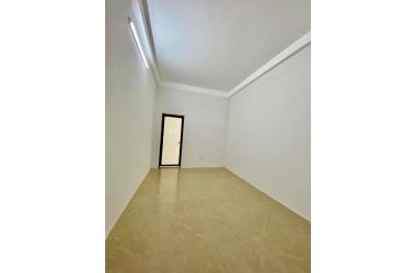 Bán nhà đường Láng, Đống đa, lô góc, ngõ ba gác tránh 45m2, 4 tầng, chỉ 3,98 tỷ