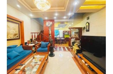 Nhà ngõ phố Tôn Thất Tùng thiết kế nội thất đẳng cấp, 5 tầng, 67m2, 7,75 tỷ
