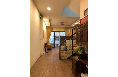 Nhà ngõ phố La thành, 2 mặt tiền, ngõ thông sang Ô Chợ Dừa – cửa hàng kinh doanh, 5 tầng, chỉ 3,58 tỷ