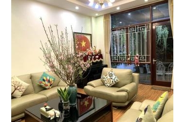 Bán nhà ngõ 49 Huỳnh Thúc Kháng, ô tô đỗ cửa, 54m2, chỉ 7 tỷ