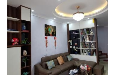 Bán nhà ngõ Láng trung (ngõ 107 Nguyễn Chí Thanh), gần ô tô, 40m2, 5 tầng, chỉ 4.75 tỷ