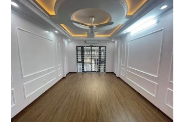 Bán tòa nhà văn phòng cho thuê ngõ 49 Huỳnh Thúc Kháng, 95m2, lô góc MT 16m, 35.5 tỷ