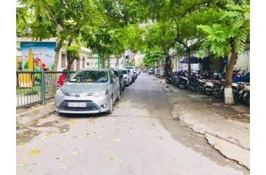 Bán nhà Nguyễn Khánh toàn, Ô TÔ vào nhà, thoáng 2 mặt, 43m2, 5 tầng, 6,9 tỷ.