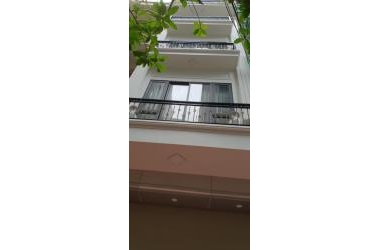 Nhà mặt tiền Trung Kính 50m2, kinh doanh, chỉ nhỉnh 10 tỷ, LH em Hương Giang