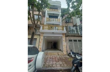 Nhà mặt tiền Phùng Chí Kiên, gara ô tô, 2 mặt thoáng văn phòng chỉ 12 tỷ LH em Hương Giang