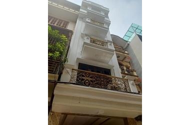 Mặt tiền phố Hoàng Quốc Việt, đường 2 ô tô tránh, kinh doanh chỉ nhỉnh 10 tỷ LH em Hương Giang