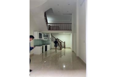 LÔ GÓC - NHÀ MỚI - Ô TÔ ĐỖ CỬA - 10M Ô TÔ TRÁNH. Nhà Lê Quang Đạo 40m2 mặt tiền 4.5m giá 4 tỷ