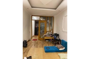 Nhà đẹp- vị trí đẹp- Nhà tại Hoàng Quốc Việt 35m2 5 tầng, mặt tiền 3.1m chỉ hơn 4 tỷ