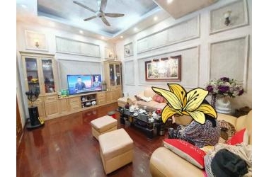 Ô tô tránh- đổ cổng bán nhà Tôn Đức Thắng diện tích 82m mặt tiền khủng 14.2m,5 tẩng giá 7.6 tỷ