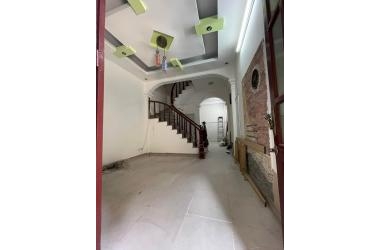 Bán nhà Đại Từ, ngõ 3m thông thoáng, 3 bước ra ô tô, lô góc, 38m2, chỉ 3.4 tỷ