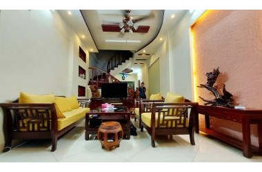 Bán nhà Kim Giang, ngõ 3m thông thoáng, 3 bước ra ô tô, lô góc, 38m2, chỉ 3.4 tỷ