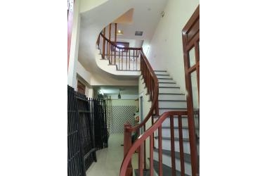 HÀNG NÓNG Bán nhà Đại Từ 35m2x4T, ngõ rộng, lô góc, 3 bước ra ô tô chỉ 3.39 tỷ