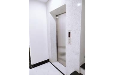 Vương Thừa Vũ,6 tầng thang máy,nội thất xịn,gara oto,kinh doanh.
