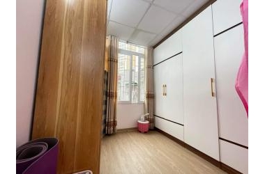 LẠC LONG QUÂN - NHÀ ĐẸP -GẦN Ô TÔ