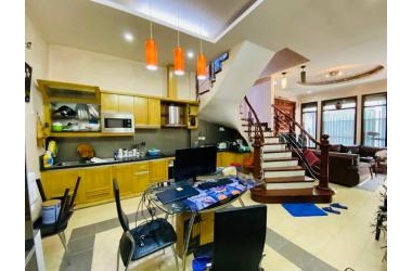 Bán Nhà Hoàng Quốc Việt, Hà Nội. Oto, Phân Lô. 54m2, Nhỉnh 8 tỷ.