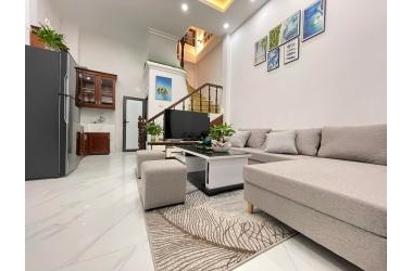 NHÀ HIẾM CẦU GIẤY - BAY TRONG NGÀY 40M2 X 5 TẦNG,MT 4.2M Ở LUÔN 3.6 TỶ