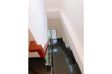 Nhà 8 PN đường Cống Quỳnh Quận 1, 26.5m2, 8.7 tỷ