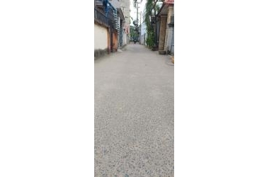 HXH - NGANG 5M - DIỆN TÍCH 80M2 - TẶNG NHÀ CẤP 4 VỚI GIÁ BÁN ĐẤT - XUNG QUANH TIỆN ÍCH ĐẦY ĐỦ