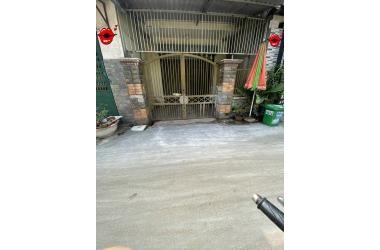 TTN,QUẬN 12 NHÀ CẤP 4 - HẺM XE TẢI - CÁCH QL1A & TRƯỜNG CHINH 800M - KHU NHÀ LẦU - TIỆN XÂY MỚI,