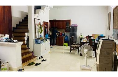 Bán nhà gấp ngõ 189 Hoàng Hoa Thám, DT 62m2 x 5t, mt 5.5m chỉ 6 tỷ. Quy hoạch ra mặt đường