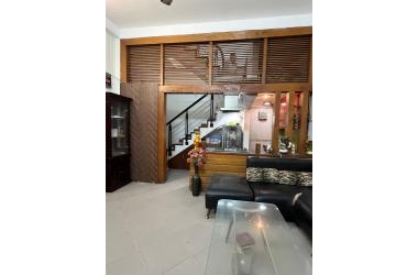 Chủ nhà cần bán gấp ngõ 192 Kim Mã, nhà đẹp nội thất VIP. Dt 30mx5T. Chỉ 3.5 tỷ
