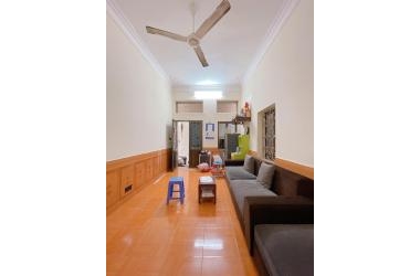 Bán nhà mặt ngõ 92 Phố Đào Tấn, ngõ rộng 2 thoáng. Dt 31m2x2T, Mt 3.6m. Chỉ 3 tỷ