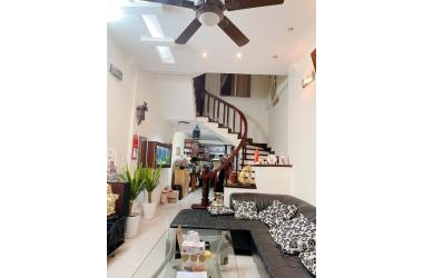 Bán nhà mặt ngõ 88 Phố Ngọc Hà. Nhà đẹp, ngõ thông nông. Dt 55m2x4T, Mt 3.8m. Chỉ 9.8 tỷ