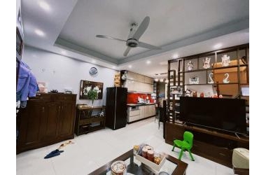 Bán nhà mặt ngõ Phố Hoàng Hoa Thám. Ngõ rộng, gần ô tô, 3 thoáng. Dt43m2x5T. Chỉ 5.2 tỷ