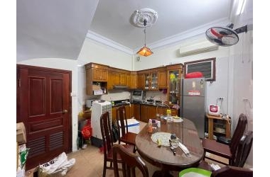 Bán gấp nhà mặt ngõ 173 Hoàng Hoa Thám. Lô góc kinh doanh bất chấp. Dt44m2x3T. Chỉ 5.2 tỷ