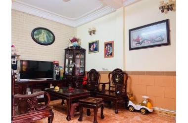 Bán nhà trung tâm Phố Kim Mã. Khu vực VIP, ngõ rộng gần phố. Dt51m2x4T. Chỉ 5.2 tỷ