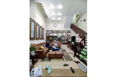 Bán nhà mặt ngõ 290 Phố Kim Mã. Vị trí đẹp gần phố, lô góc 2 thoáng. Dt47m2x4T. Chỉ 5.4 tỷ