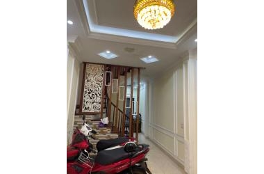 NHÀ PHỐ HOÀNG QUỐC VIỆT 40M X 5 TẦNG, Ô TÔ GẦN,  GIÁ 4.65 TỶ