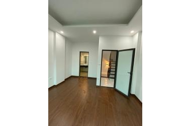 Vỉa hè phân lô ô tô tránh Tứ Hiệp, Thanh Trì 43 m2 5 tầng giá chỉ 7.2 tỷ, nhà đẹp ở luôn!