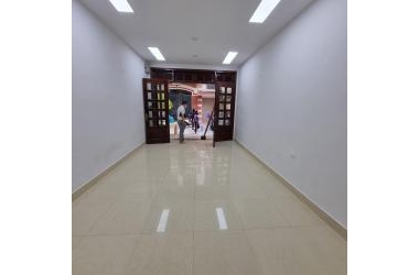 BÁN NHÀ 3 MẶT THOÁNG, QUẬN CẦU GIẤY, Ô TÔ TRÁNH NHAU