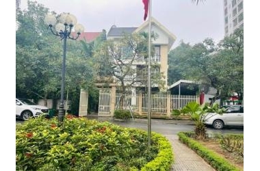 Nhỉnh 130tr/m, Siêu phẩm, lô góc Biệt Thự Tứ Hiệp, Thanh Trì, Dt 339m2 x 4 tầng, mt 36m