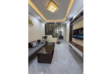 BÁN NHÀ QUẬN 7, 2 LẦU-TẶNG LẠI NỘI THẤT-NHÀ BTCT KIÊN CỐ- 29m2, HƠN 2 tỷ.