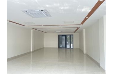 Cần bán gấp toà văn phòng đập hộp - khu sầm uất ở Cầu Giấy - có hầm gửi xe
