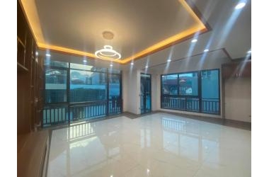 Ô tô tránh! Lô Góc! Bán nhà Nguyễn Chí Thanh 68m, 7 tầng, mt 6m.