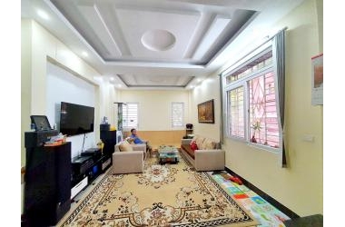 Ô tô vào nhà! Đỗ cửa 24/24! Bán nhà Trường Chinh 61m, 5 tầng, mt 5m