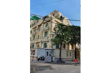 Đẳng Cấp! Lô Góc! Biệt thự phố Trung Kính 300m2, 6 tầng, mặt tiền 16m.