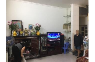 4.8 tỷ! Ô tô vào nhà! Bán nhà Nguyên Hồng 38m, 3 tầng, mt 4m