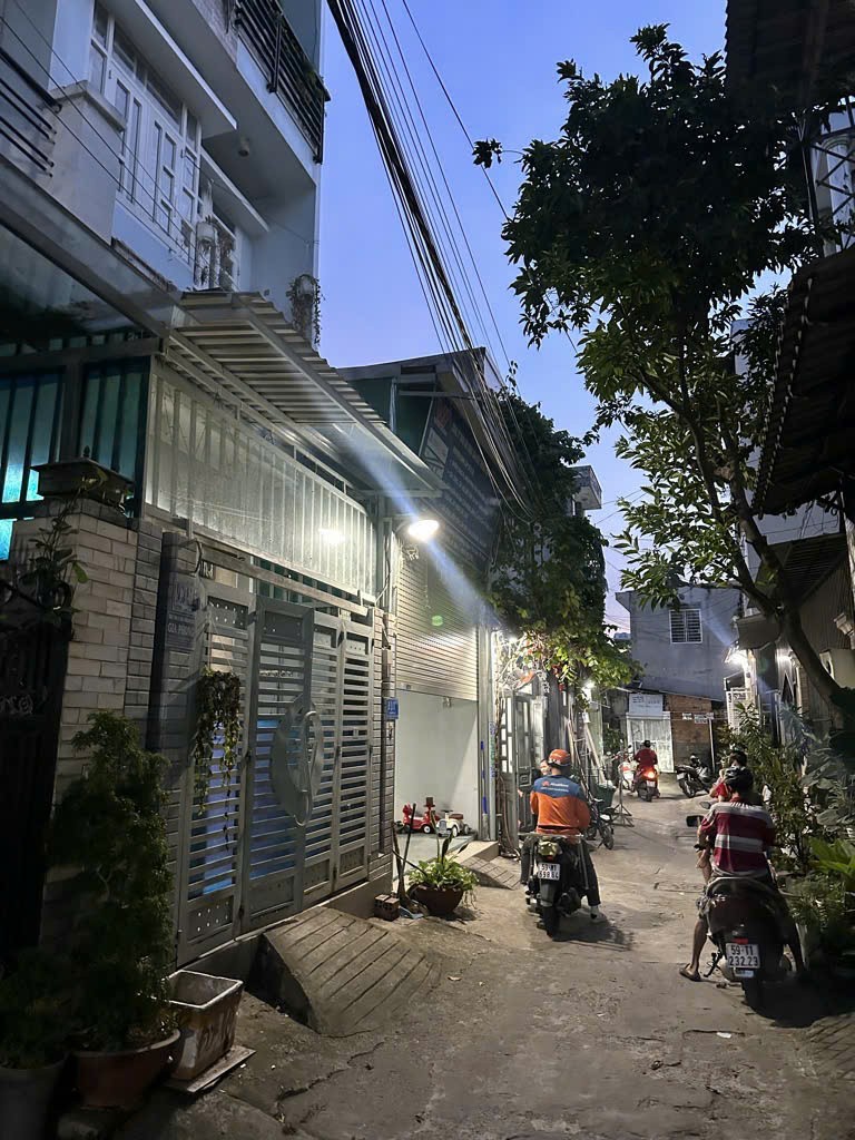 Cơ hội sở hữu nhà đẹp – vị trí đắc địa – giá cực tốt nhỉnh  tỷ!