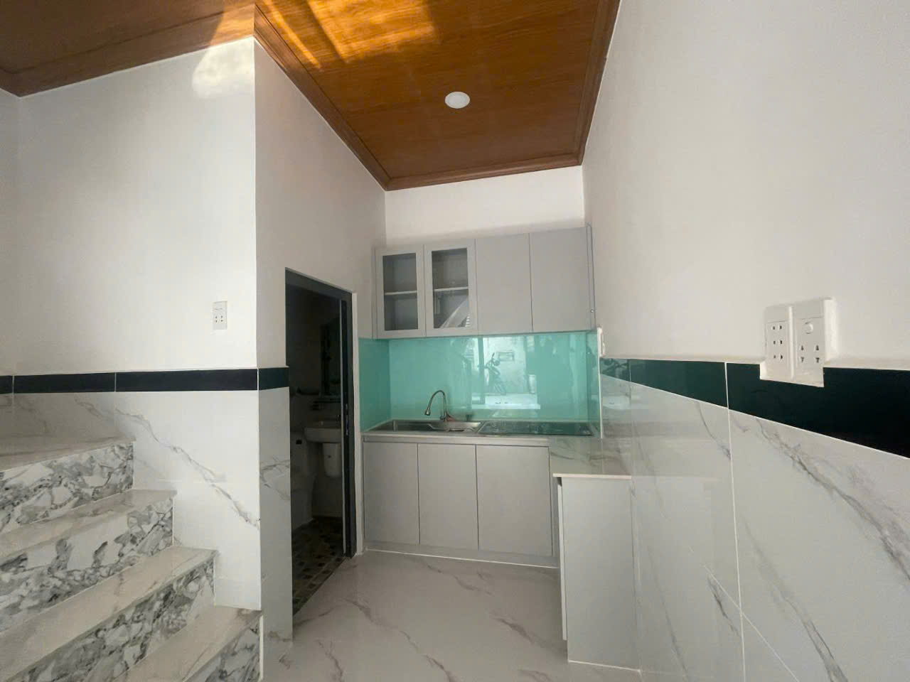 Nhà đẹp hẻm xe hơi ngay trung tâm Thủ Đứ giá tốt đầu tư,