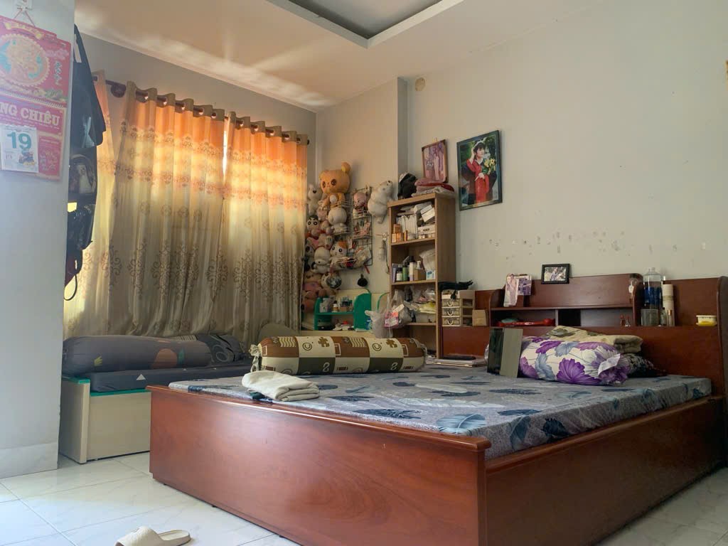 Nhà đẹp, thiết kế hiện đại, đúc thật 4 tầng, nằm trong khu dân cư hiện hữu, hẻm xe tải chạy vi vu,