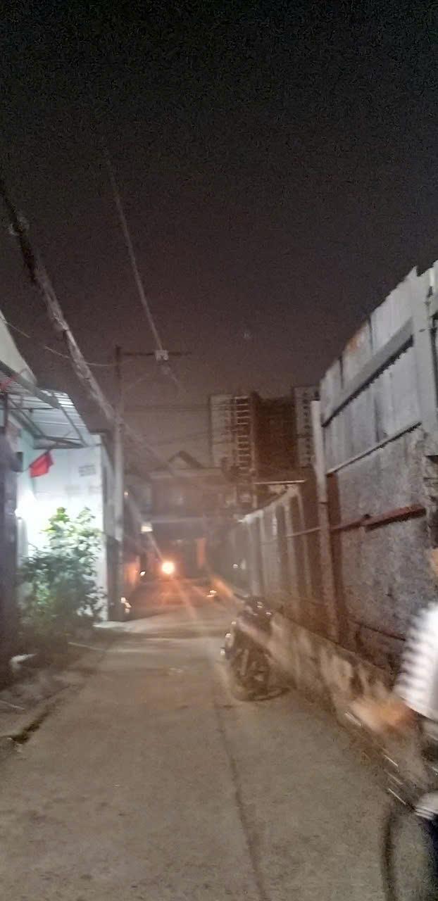 “Siêu phẩm” LINH ĐÔNG, nhà đẹp, giá tốt chỉ 4,5 tỷ xe hơi tận cửa.