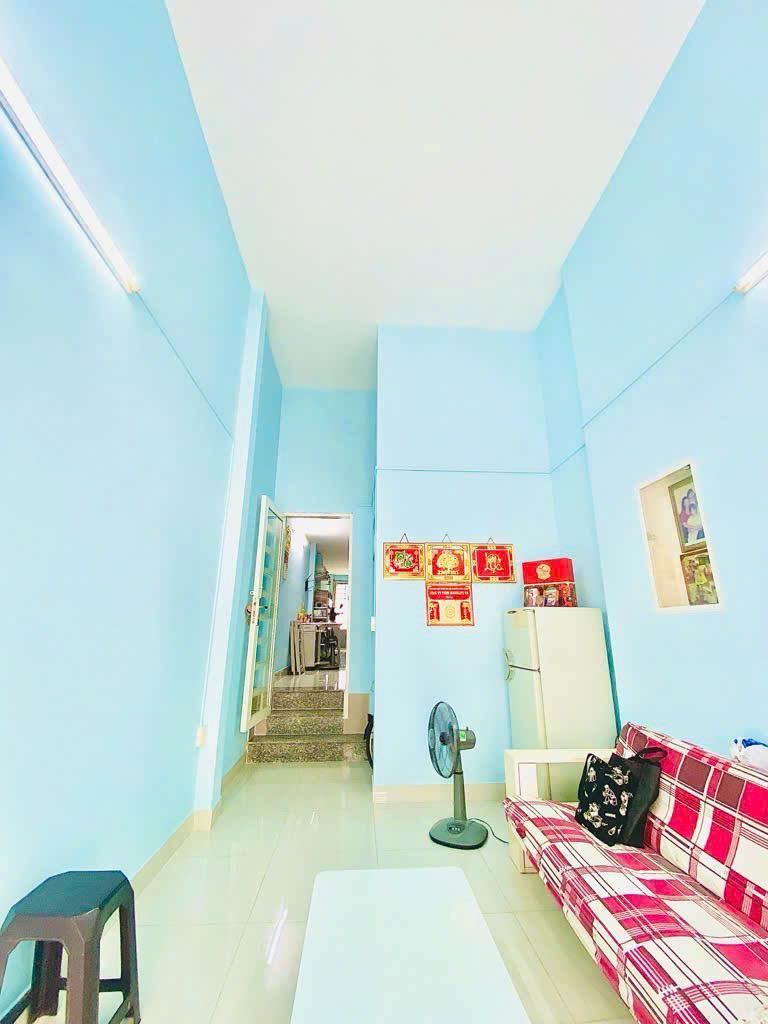 Nhà đẹp diện tích rộng số hồng riêng ngay chợ chỉ 4,1 tỷ.