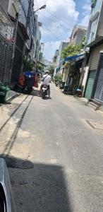 Nhà đẹp, thiết kế hiện đại, đúc thật 4 tầng, nằm trong khu dân cư hiện hữu, hẻm xe tải chạy vi vu,