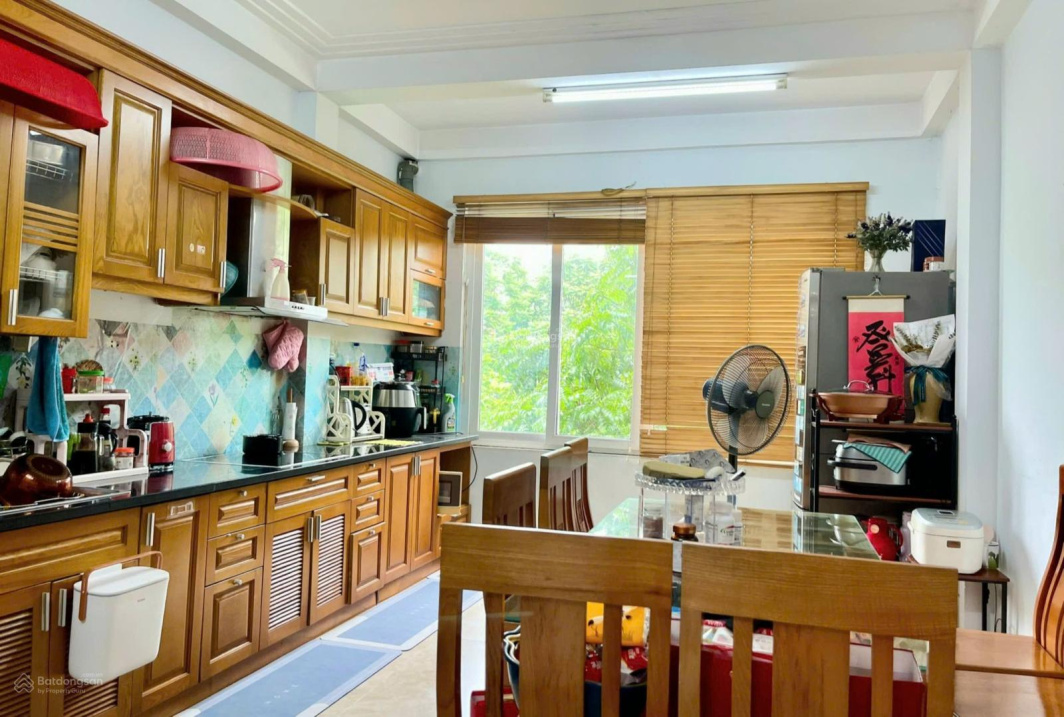 Nhà đẹp mặt phố Trịnh Đình Cửu, quận Hoàng Mai: 55m2, 5 tầng, vừa ở vừa kinh doanh, 18,5 tỷ có TL